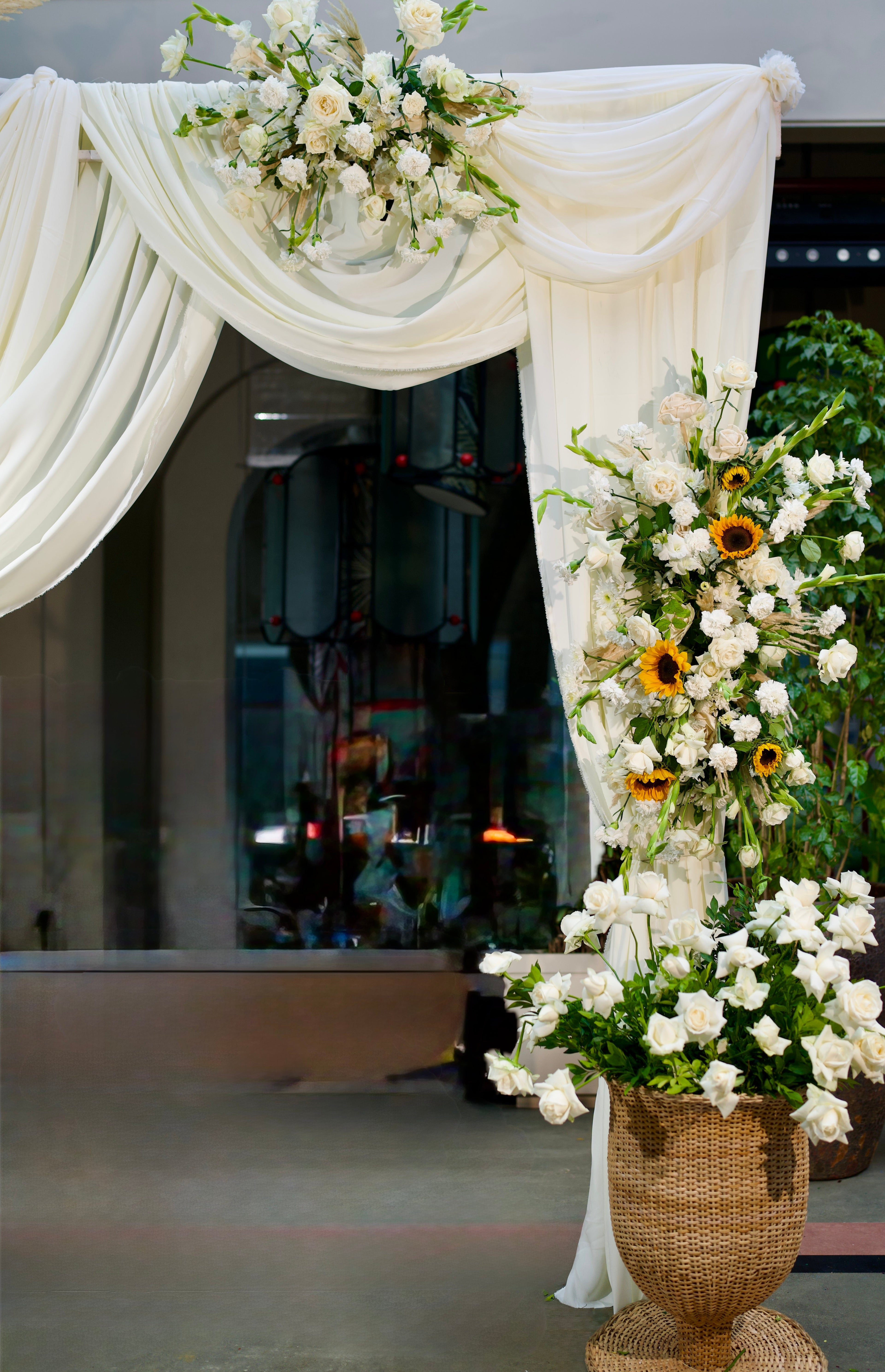 Bows n Blooms Backdrop