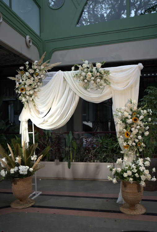 Bows n Blooms Backdrop